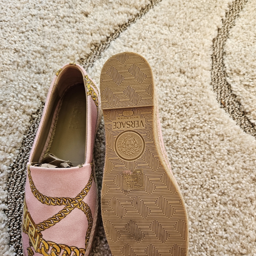 NEW Versace medusa pink Canvas Espadrilles with gold chain print. - Picture 4 of 4
